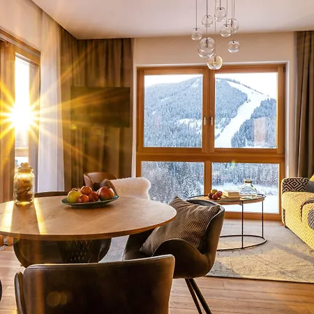 Alpin Residenz Dachsteinperle アパートホテル 4*