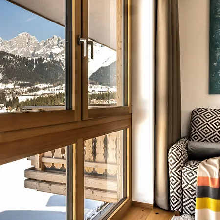 Ξενοδοχείο με διαμερίσματα Alpin Residenz Dachsteinperle 4*